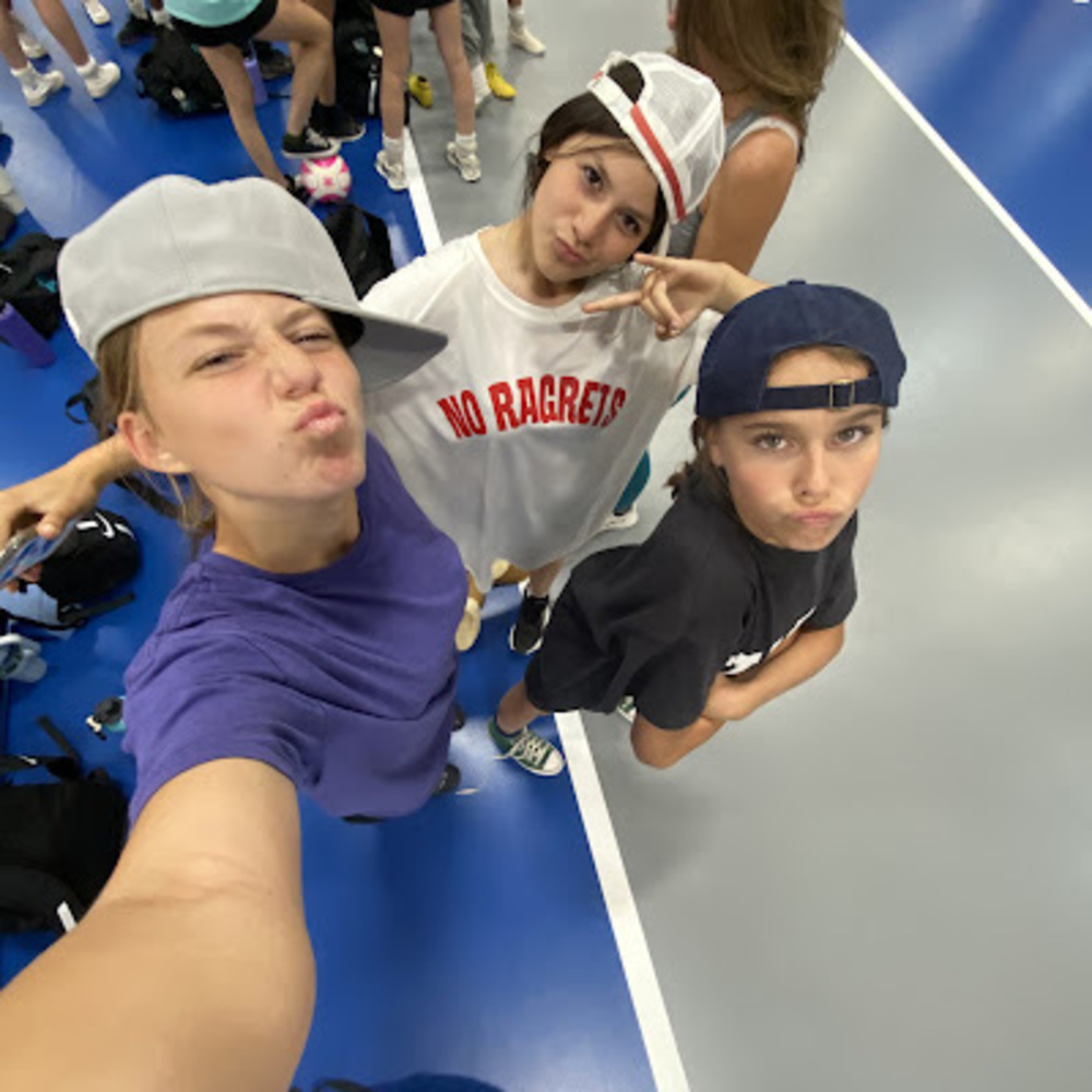 Meet your Posher, Addi